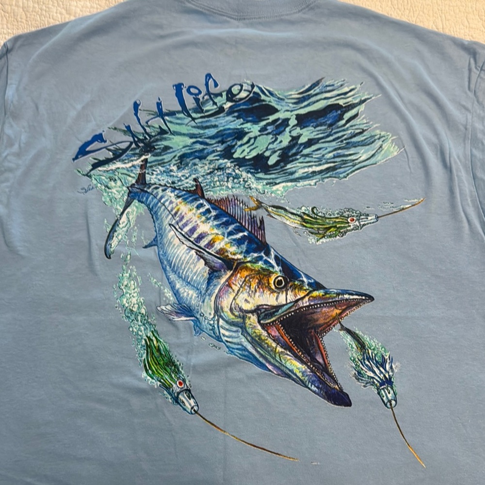 Salt Life Blue and Green Artistic Fish Design Men’s Tee